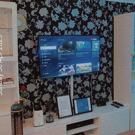 Lovely 2 Bed Flat/Apt In East London- Nice Estate. Dagenham Exteriör bild