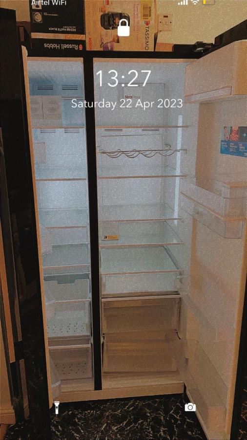 Lovely 2 Bed Flat/Apt In East London- Nice Estate. Dagenham Exteriör bild