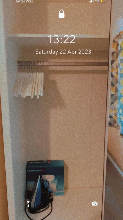 Lovely 2 Bed Flat/Apt In East London- Nice Estate. Dagenham Exteriör bild