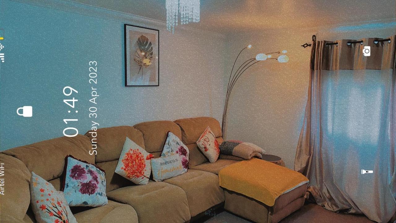 Lovely 2 Bed Flat/Apt In East London- Nice Estate. Dagenham Exteriör bild