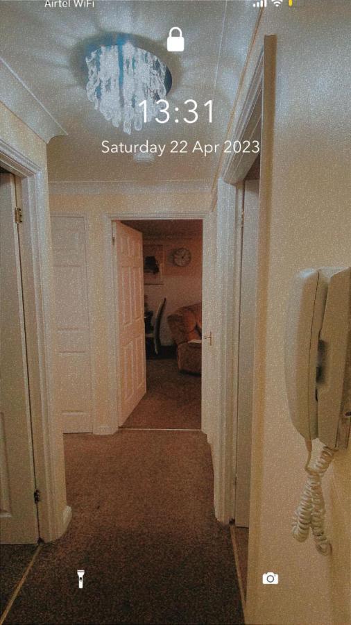 Lovely 2 Bed Flat/Apt In East London- Nice Estate. Dagenham Exteriör bild