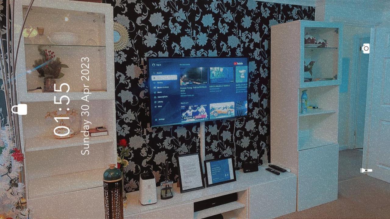 Lovely 2 Bed Flat/Apt In East London- Nice Estate. Dagenham Exteriör bild